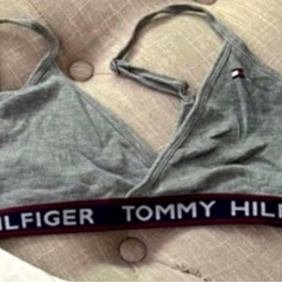 Tommy Hilfiger bundle - Picture 6 of 9